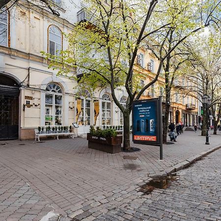 Новый Апартамент В Самом Центре Дерибасовской Одесса Экстерьер фото